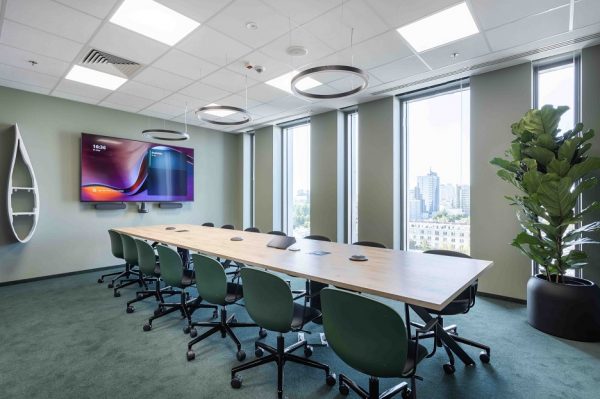 Projekt fit out biura – jak przygotować przestrzeń zgodną z potrzebami zespołu