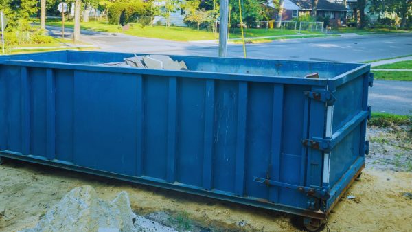 Wywóz odpadów poremontowych czy wywóz gruzu? Jak wybrać właściwe rozwiązanie przy pracach wyburzeniowych